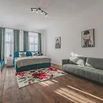 Rezidence Velke Namesti, Prostorne U Bile Veze *
