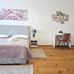Rezidence Velke Namesti, Prostorne U Bile Veze Hradec Králové