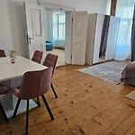 Rezidence Velke Namesti, Prostorne U Bile Veze *