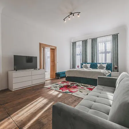 Rezidence Velké Náměstí, Prostorné Apartmány, Wifi Zdarma * Hradec Králové