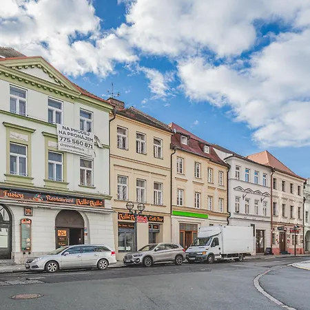 Rezidence Velké Náměstí, Prostorné Apartmány, Wifi Zdarma * Hradec Králové