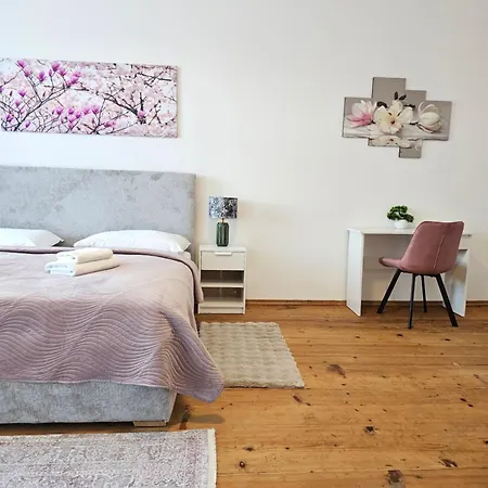 Rezidence Velké Náměstí, Prostorné Apartmány, Wifi Zdarma Hradec Králové