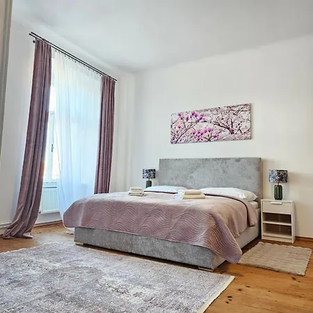 Rezidence Velké Náměstí, Prostorné Apartmány, Wifi Zdarma Apartamento