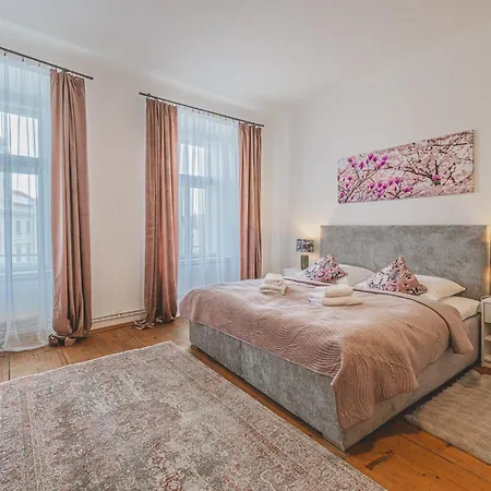 Rezidence Velké Náměstí, Prostorné Apartmány, Wifi Zdarma Hradec Králové