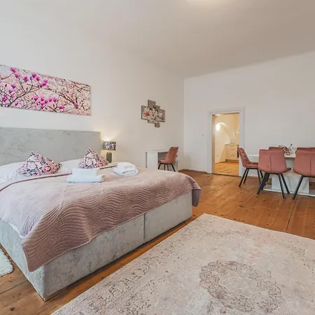 Rezidence Velké Náměstí, Prostorné Apartmány, Wifi Zdarma