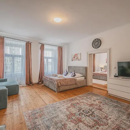 Rezidence Velké Náměstí, Prostorné Apartmány, Wifi Zdarma * Hradec Králové