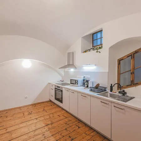 Rezidence Velké Náměstí, Prostorné Apartmány, Wifi Zdarma * Hradec Králové