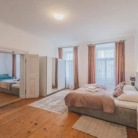 Rezidence Velké Náměstí, Prostorné Apartmány, Wifi Zdarma *